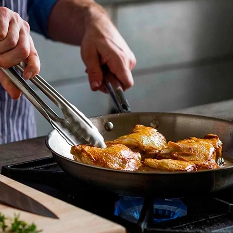 Ett recept på fry dumplings i EMP: s stekpande